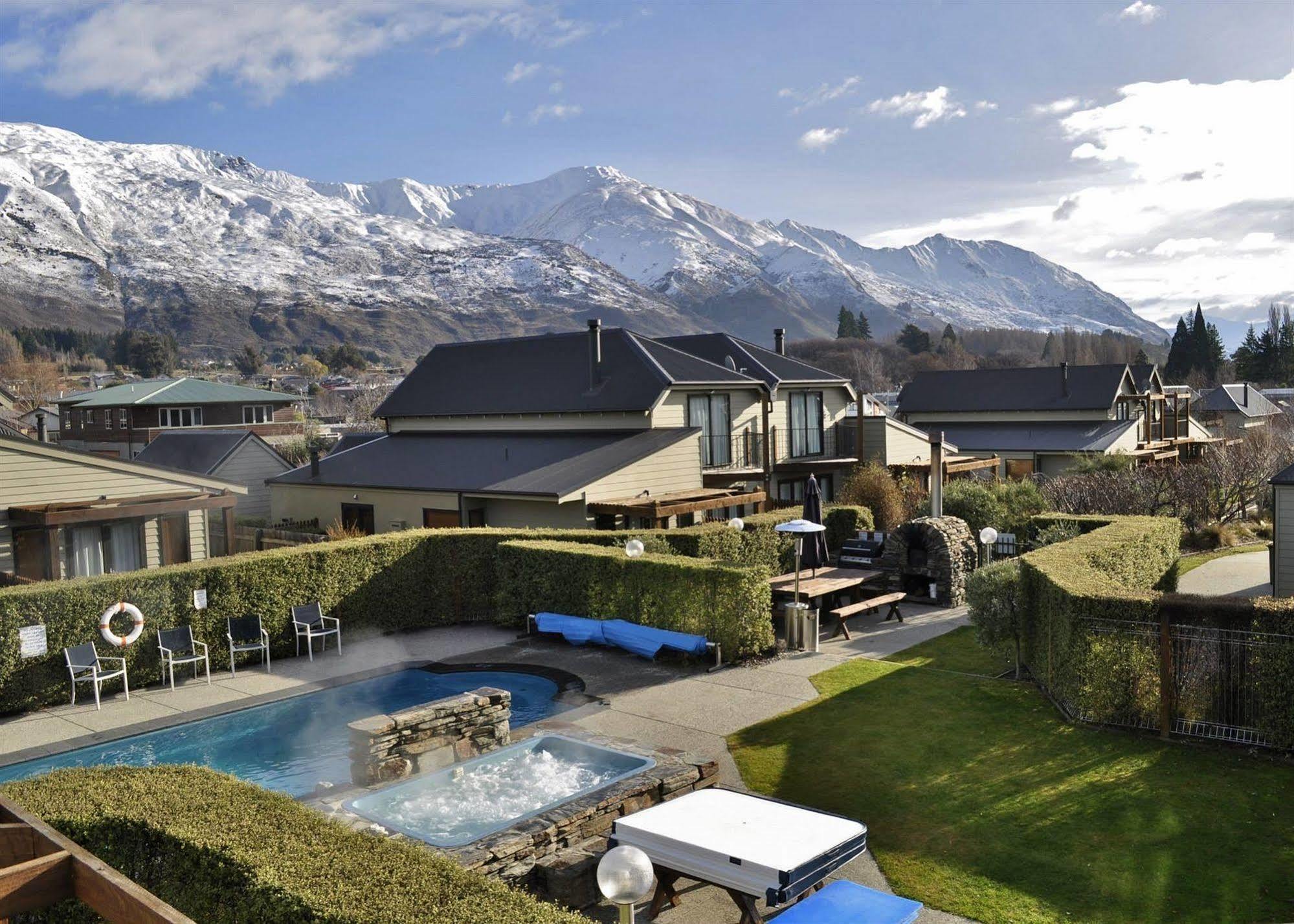 Wanaka pool with luxury cover,electric pool